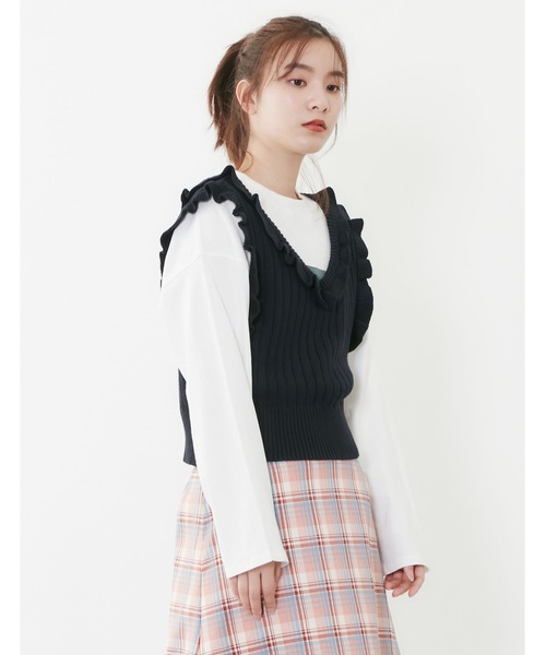 POU DOU DOU（プードゥドゥ）の「コンパクトフリルニットベスト（ベスト・レディース・ベージュ/ネイビー/アイボリー・3）」の18枚目の写真