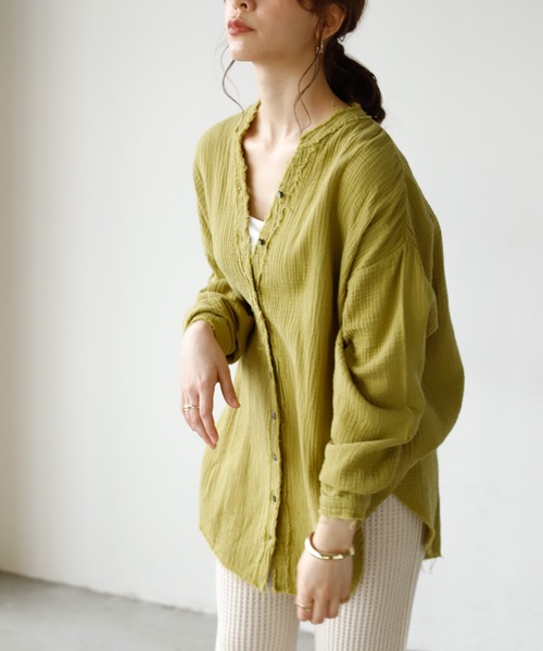 Auntie Rosa Holiday（アンティローザホリデー）の「カットオフダブルガーゼシャツ（シャツ/ブラウス・レディース・ブラック/ホワイト/モカ/ブルー/グリーン・FREE）」の4枚目の写真