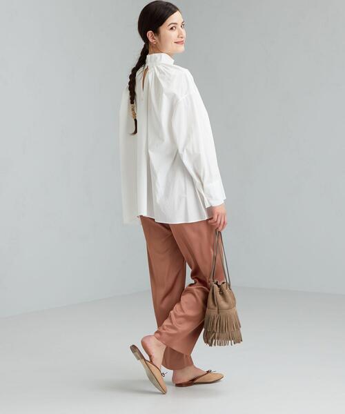 green label relaxing(グリーンレーベルリラクシング)の「CFC Tavii ネック スタンド ギャザー ブラウス(シャツ/ブラウス・レディース・ライトブルー/オフホワイト・FREE)」の13枚目の写真