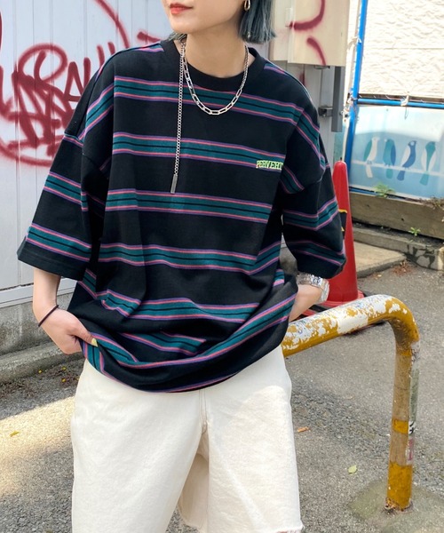 WHO'S WHO gallery（フーズフーギャラリー）の「【KOOKY'N/クーキー】ボーダーTEE（Tシャツ/カットソー・メンズ・ネイビー/ブラウン/ブラック/アッシュグレー/グリーン・FREE）」の2枚目の写真