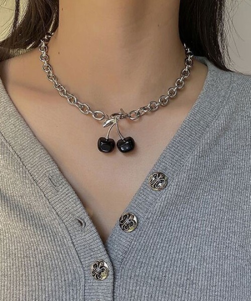 ammy.（エイミードット）の「【 ammy. / エイミードット 】 チェリー シルバー メタル ネックレス（ネックレス・レディース・ブラック/レッド・FREE）」の3枚目の写真