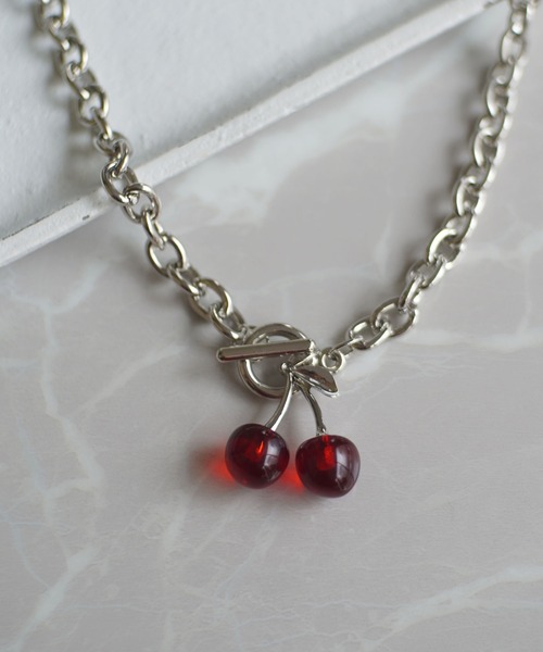 ammy.（エイミードット）の「【 ammy. / エイミードット 】 チェリー シルバー メタル ネックレス（ネックレス・レディース・ブラック/レッド・FREE）」の6枚目の写真