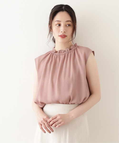 NATURAL BEAUTY BASIC(ナチュラルビューティーベーシック)の「ドビーフリルブラウス/0171210601(シャツ/ブラウス・レディース・ブラウン/ベージュ/ピンク・MEDIUM)」の3枚目の写真