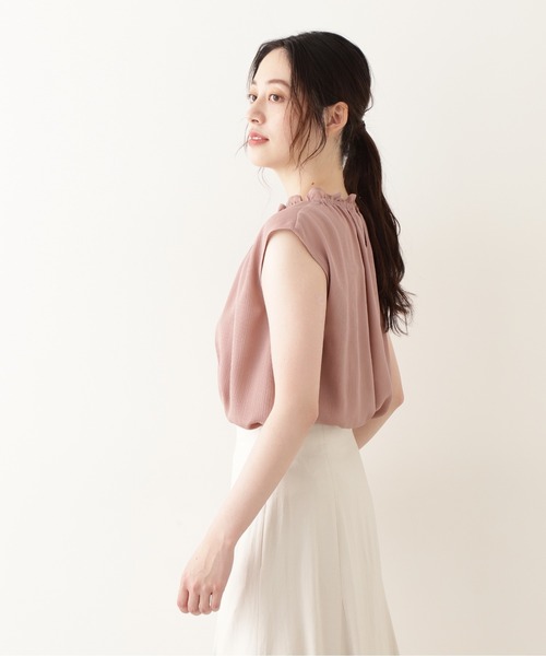 NATURAL BEAUTY BASIC(ナチュラルビューティーベーシック)の「ドビーフリルブラウス/0171210601(シャツ/ブラウス・レディース・ブラウン/ベージュ/ピンク・MEDIUM)」の18枚目の写真