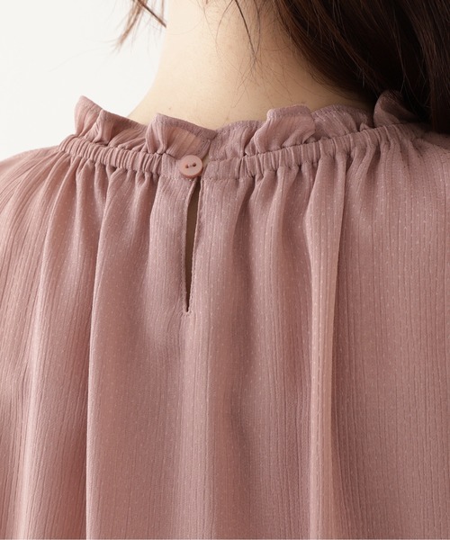 NATURAL BEAUTY BASIC(ナチュラルビューティーベーシック)の「ドビーフリルブラウス/0171210601(シャツ/ブラウス・レディース・ブラウン/ベージュ/ピンク・MEDIUM)」の21枚目の写真