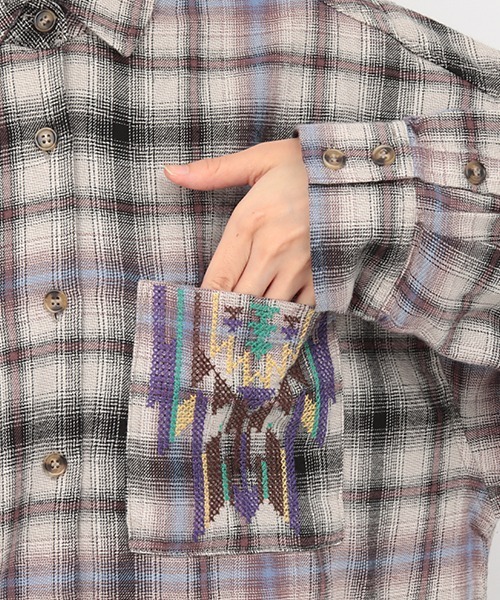 チチカカ（チチカカ）の「チェッククロス刺繍シャツ（シャツ/ブラウス・レディース・ブルー/アイボリー/ネイビー・FREE）」の18枚目の写真