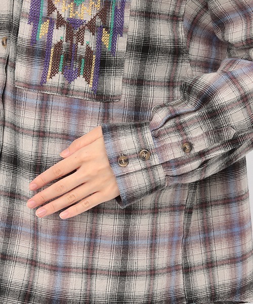 チチカカ（チチカカ）の「チェッククロス刺繍シャツ（シャツ/ブラウス・レディース・ブルー/アイボリー/ネイビー・FREE）」の19枚目の写真
