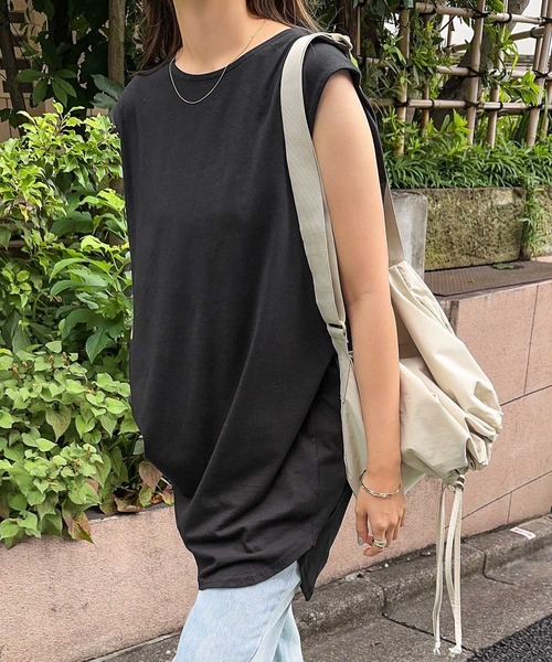 andme(アンドミー)の「コットン天竺ノースリーブトップス(Tシャツ/カットソー・レディース・チャコールグレー/ブラック/オフホワイト/モカ/グレー系その他/テラコッタ/イエロー/ライム/ラベンダー/ワインレッド・M)」の19枚目の写真