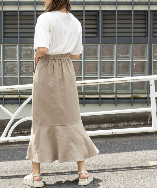 OLIVE des OLIVE（オリーブデオリーブ）の「カラーロゴTシャツ（Tシャツ/カットソー・レディース・チャコールグレー/ライトグレー/アイボリー/オフホワイト・FREE）」の5枚目の写真