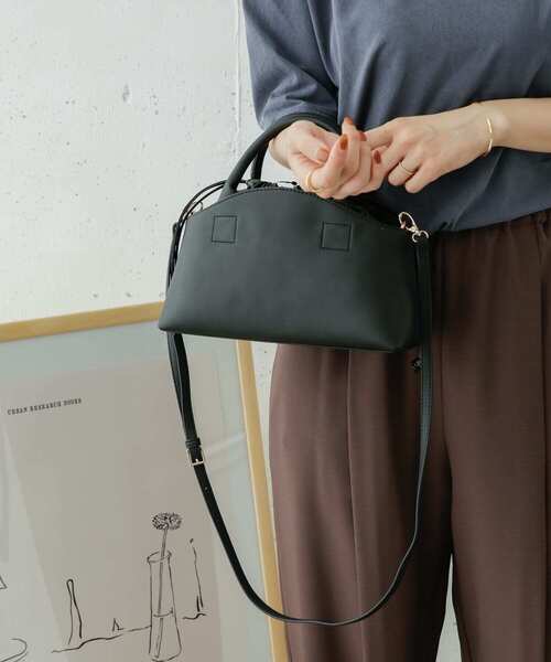 URBAN RESEARCH DOORS（アーバンリサーチドアーズ）の「ランドスケープミニバッグ（ショルダーバッグ・レディース・ブラック/モカ/キャメル・ONE）」の2枚目の写真