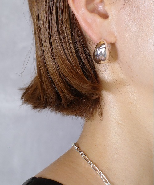 SIGNAL(シグナル)の「【SIGNAL/シグナル】Bold Line Pierce / ボールドラインピアス(ピアス(両耳用)・レディース・ゴールド/シルバー・FREE)」の2枚目の写真