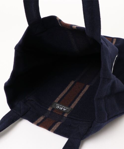 A.P.C.（アーペーセー）の「TOTE LOU　21A（トートバッグ・レディース・ブラウン系その他/ダークネイビー・ONESIZE）」の3枚目の写真