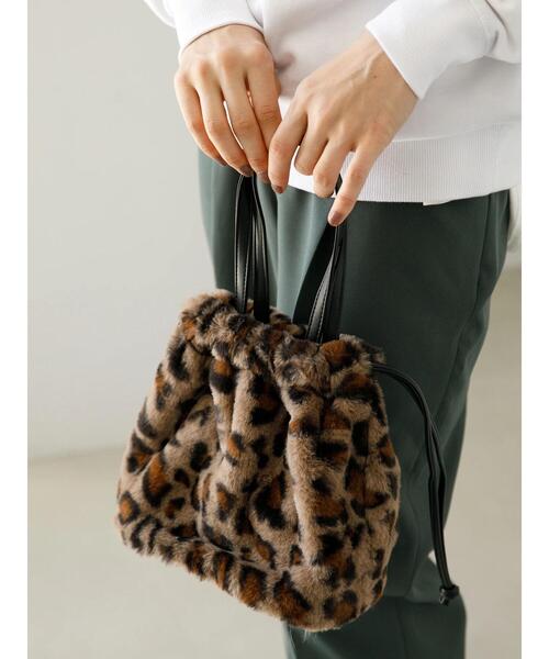 koe（コエ）の「ファー巾着ミニトート*（トートバッグ・レディース・アイボリー/ブラック/ホワイト/オリーブ/ベージュ・FREE）」の13枚目の写真