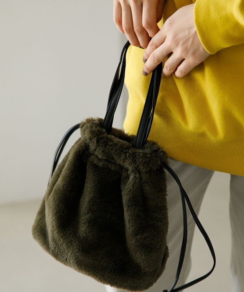 koe（コエ）の「ファー巾着ミニトート*（トートバッグ・レディース・アイボリー/ブラック/ホワイト/オリーブ/ベージュ・FREE）」の5枚目の写真