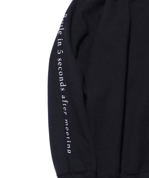 ROOPTOKYO（ループトウキョウ）の「【ROOPTOKYOオリジナル】出会って5秒でバトル Battle in 5 seconds after meeting 刺繍 スウェットトレーナー アニメプリント ワンポイントロゴ 袖ロゴ（スウェット・メンズ・ブラック/ホワイト/グレー・M/L/XXL/XL）」の5枚目の写真