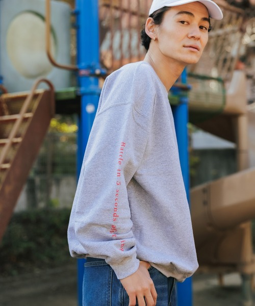 ROOPTOKYO（ループトウキョウ）の「【ROOPTOKYOオリジナル】出会って5秒でバトル Battle in 5 seconds after meeting 刺繍 スウェットトレーナー アニメプリント ワンポイントロゴ 袖ロゴ（スウェット・メンズ・ブラック/ホワイト/グレー・M/L/XXL/XL）」の15枚目の写真