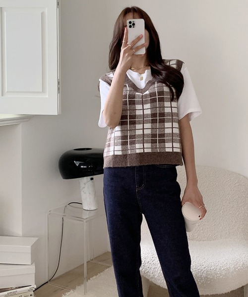 me+em select(ミームセレクト)の「シンプルチェックニットベスト(ベスト・レディース・ブラック/ブラウン/グリーン/ブルー/イエロー・FREE)」の7枚目の写真