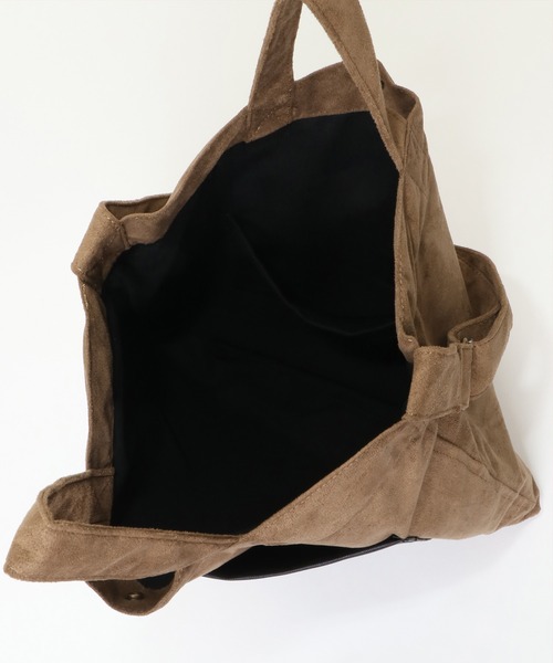 ikka（イッカ）の「フェイクスェードアウトポケット2WAYショルダーBAG（ショルダーバッグ・メンズ・ライトグレー/ブラック/ブラウン・FREE）」の13枚目の写真