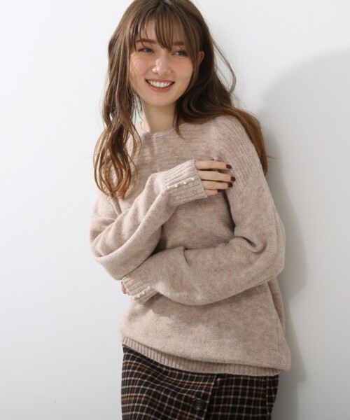 DRESKIP(ドレスキップ)の「◆袖フェイクパール付きヘアリ-ニット(ニット/セーター・レディース・ベビーピンク/ダークグレー/ライトブルー/ライトベージュ・02/04/03)」の1枚目の写真