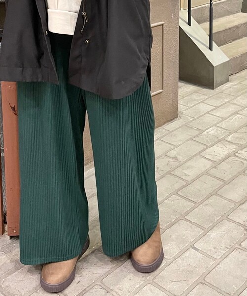 Cutie Blonde(キューティーブロンド)の「◆裏毛プリーツワイドパンツ(その他パンツ・レディース・ブラック/ダークグリーン/ブラウン系その他/パープル系・01/02/03)」の10枚目の写真