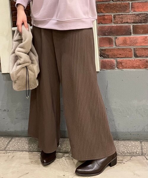 Cutie Blonde(キューティーブロンド)の「◆裏毛プリーツワイドパンツ(その他パンツ・レディース・ブラック/ダークグリーン/ブラウン系その他/パープル系・01/02/03)」の14枚目の写真