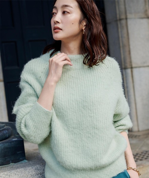 UR'S(ユアーズ)の「ヘアリーボトルネックアイレットニット(ニット/セーター・レディース・ベージュ/イエロー/グリーン・S/M/L)」の2枚目の写真