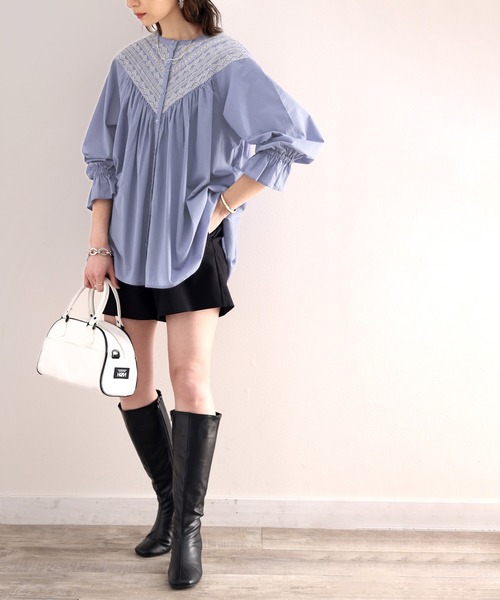 classicalelf（クラシカルエルフ）の「華やぐエンブロイダリー。綿100％、2wayギャザーブラウス（シャツ/ブラウス・レディース・パープル/オフホワイト/ブルー・SMALL/MEDIUM/LARGE/X-LARGE）」の10枚目の写真