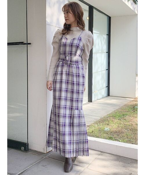 dazzlin（ダズリン）の「キャミクロスプリーツジャンスカ（ジャンパースカート・レディース・ブラック/パープル/グレー/モカ・FREE）」の4枚目の写真