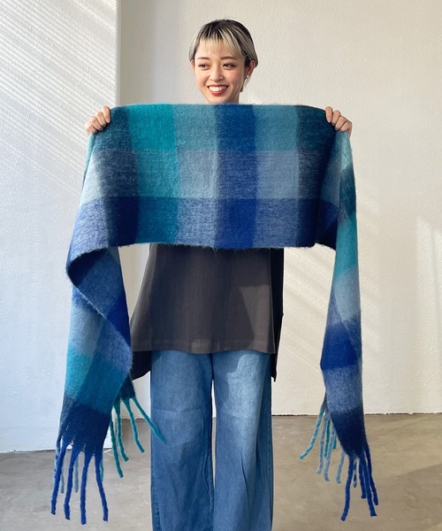 Shelly island（シェリーアイランド）の「チェックボリュームマフラー（マフラー・レディース・オレンジ/ブルー/グリーン・FREE）」の11枚目の写真