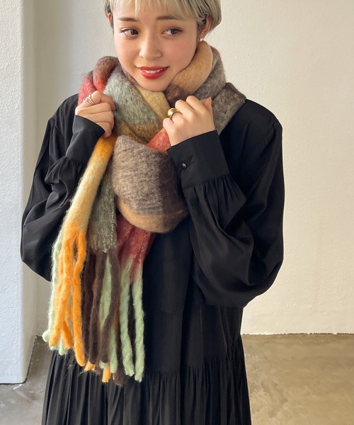 Shelly island（シェリーアイランド）の「チェックボリュームマフラー（マフラー・レディース・オレンジ/ブルー/グリーン・FREE）」の18枚目の写真