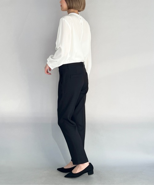PICCIN（ピッチン）の「ドビーオックステーパードパンツ（スーツパンツ・レディース・ネイビー/グレイッシュベージュ・M/L）」の20枚目の写真