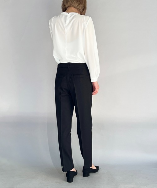PICCIN（ピッチン）の「ドビーオックステーパードパンツ（スーツパンツ・レディース・ネイビー/グレイッシュベージュ・M/L）」の21枚目の写真