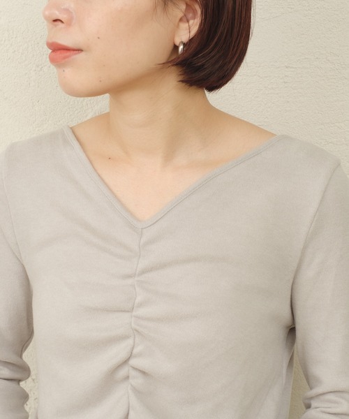 ONEME（ワンム）の「【 ONEME 】 シャーリングスムースニット（Tシャツ/カットソー・レディース・ネイビー/グレイッシュベージュ・FREE）」の18枚目の写真