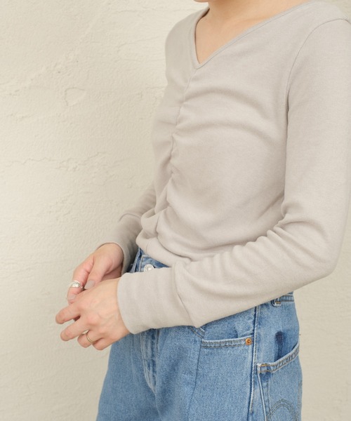 ONEME（ワンム）の「【 ONEME 】 シャーリングスムースニット（Tシャツ/カットソー・レディース・ネイビー/グレイッシュベージュ・FREE）」の19枚目の写真