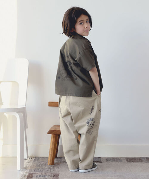 B:MING by BEAMS（ビーミングバイビームス）の「B:MING by BEAMS / 総柄 グラフィック チノパンツ（100～140㎝）（その他パンツ・キッズ・カーキ/ベージュ・100/110/120/130/140）」の13枚目の写真