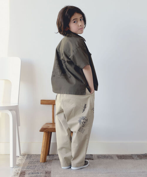 B:MING by BEAMS（ビーミングバイビームス）の「B:MING by BEAMS / 総柄 グラフィック チノパンツ（100～140㎝）（その他パンツ・キッズ・カーキ/ベージュ・100/110/120/130/140）」の14枚目の写真