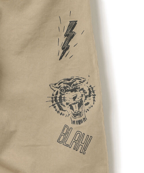 B:MING by BEAMS（ビーミングバイビームス）の「B:MING by BEAMS / 総柄 グラフィック チノパンツ（100～140㎝）（その他パンツ・キッズ・カーキ/ベージュ・100/110/120/130/140）」の21枚目の写真