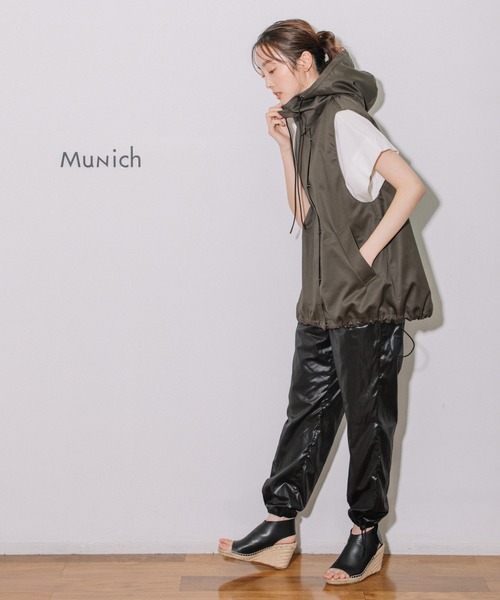 Munich（ミューニック）の「ウエストポイントフーデットベスト（その他アウター・レディース・ベージュ/オリーブ/アイボリー・FREE）」の12枚目の写真