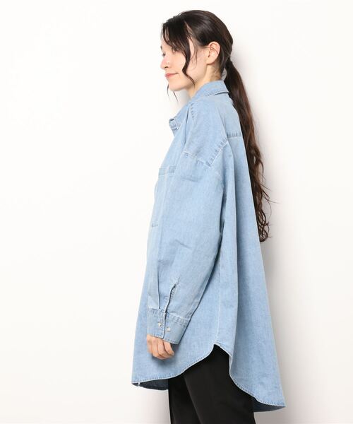 ulu（ウル）の「Denim dungaree shirt（シャツ/ブラウス・レディース・ライトブルー・FREE）」の3枚目の写真