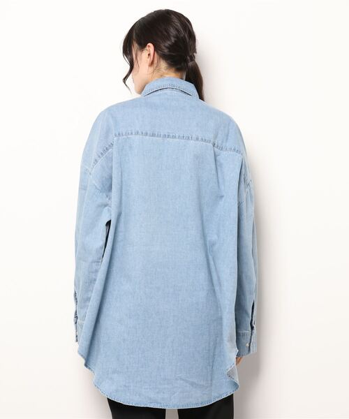 ulu（ウル）の「Denim dungaree shirt（シャツ/ブラウス・レディース・ライトブルー・FREE）」の2枚目の写真