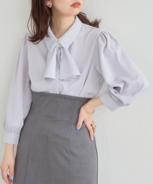 natural couture（ナチュラルクチュール）の「ボウタイをはずして2WAYで楽しめる！フレアボウタイ付き比翼ブラウス（シャツ/ブラウス・レディース・ベージュ/オフホワイト/ラベンダー/ドット・FREE）」の13枚目の写真