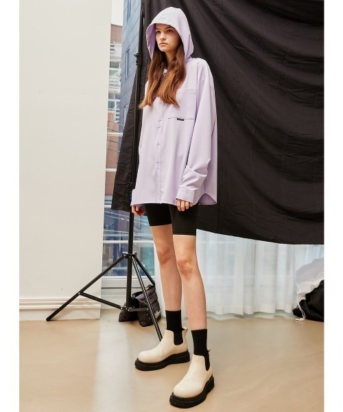 ANOTHERYOUTH（アナザーユース）の「【ANOTHERYOUTH/アナザーユーズ】logo hood shirts/長袖シャツ オーバーサイズシャツ ビッグシャツ カラーシャツ（シャツ/ブラウス・メンズ・ブラック/ライトパープル/ライトイエロー・ONE SIZE）」の2枚目の写真
