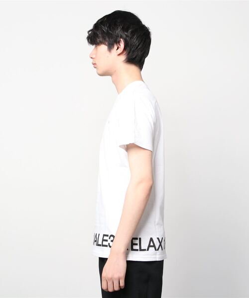 1PIU1UGUALE3 RELAX (ウノピゥウノウグァーレトレ リラックス)の「1PIU1UGUALE3 RELAX(ウノピゥウノウグァーレトレ リラックス)グラデーションロゴ半袖Tシャツ(Tシャツ/カットソー・メンズ・ホワイト/ブラック・S/L/M/XL/XXL)」の4枚目の写真