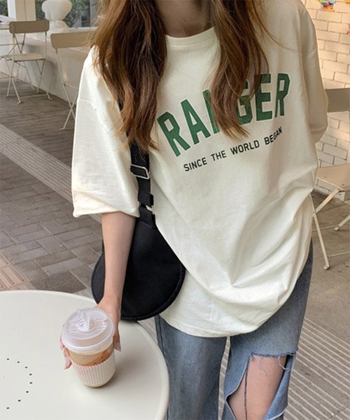 Chaco closet（チャコ クローゼット）の「オーバーサイズカレッジロゴ半袖Ｔシャツ（Tシャツ/カットソー・レディース・ホワイト/グレー/ネイビー・FREE）」の2枚目の写真