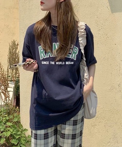 Chaco closet（チャコ クローゼット）の「オーバーサイズカレッジロゴ半袖Ｔシャツ（Tシャツ/カットソー・レディース・ホワイト/グレー/ネイビー・FREE）」の20枚目の写真