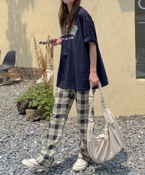 Chaco closet（チャコ クローゼット）の「オーバーサイズカレッジロゴ半袖Ｔシャツ（Tシャツ/カットソー・レディース・ホワイト/グレー/ネイビー・FREE）」の17枚目の写真