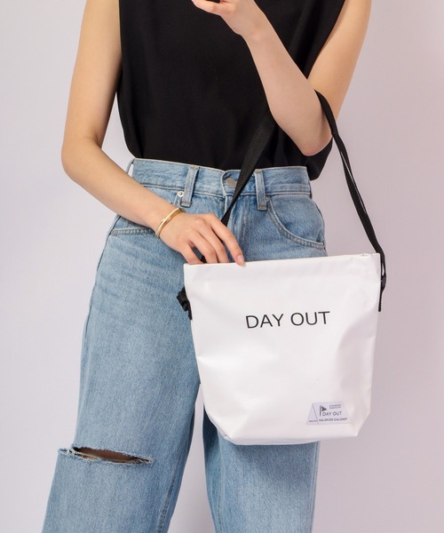 DAY OUT(デイアウト)の「DAY OUT ビーチショルダーバッグ(ショルダーバッグ・メンズ・ブラック/ホワイト・FREE)」の5枚目の写真