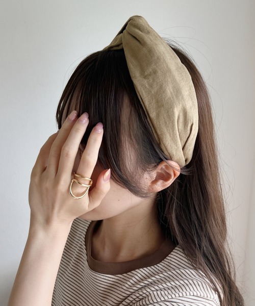 CLEA（クレア）の「アースカラー無地クロスカチューシャ（ヘアバンド・レディース・ブラック/ベージュ/ブラウン/グレー/グリーン/アイボリー・FREE）」の22枚目の写真