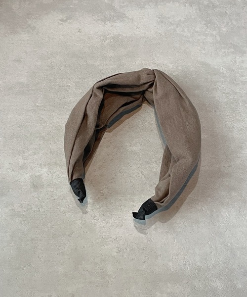 CLEA（クレア）の「アースカラー無地クロスカチューシャ（ヘアバンド・レディース・ブラック/ベージュ/ブラウン/グレー/グリーン/アイボリー・FREE）」の21枚目の写真