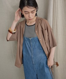開襟シャツ